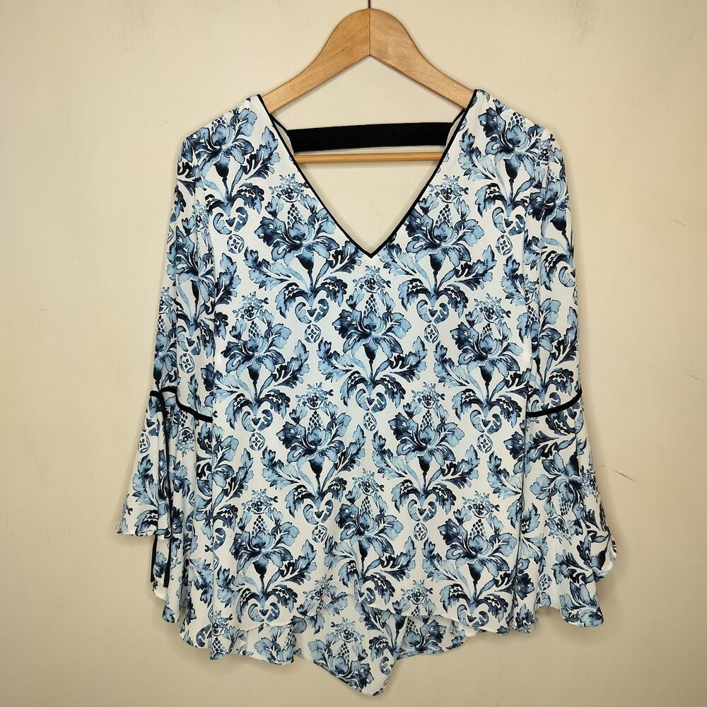 White House Black Market Floral Blouse Flared‎ Sleeve